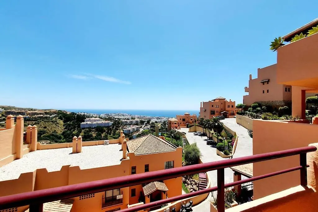 Alcores Seaviews Sitio de Calahonda Apartment